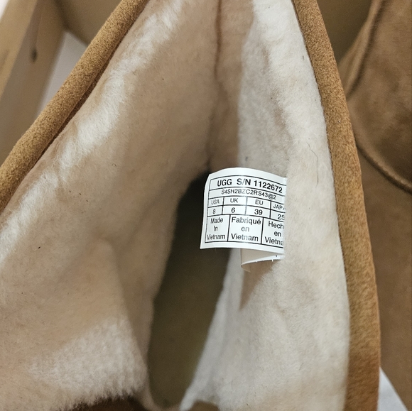 Brand new UGG - Picture 5 of 5